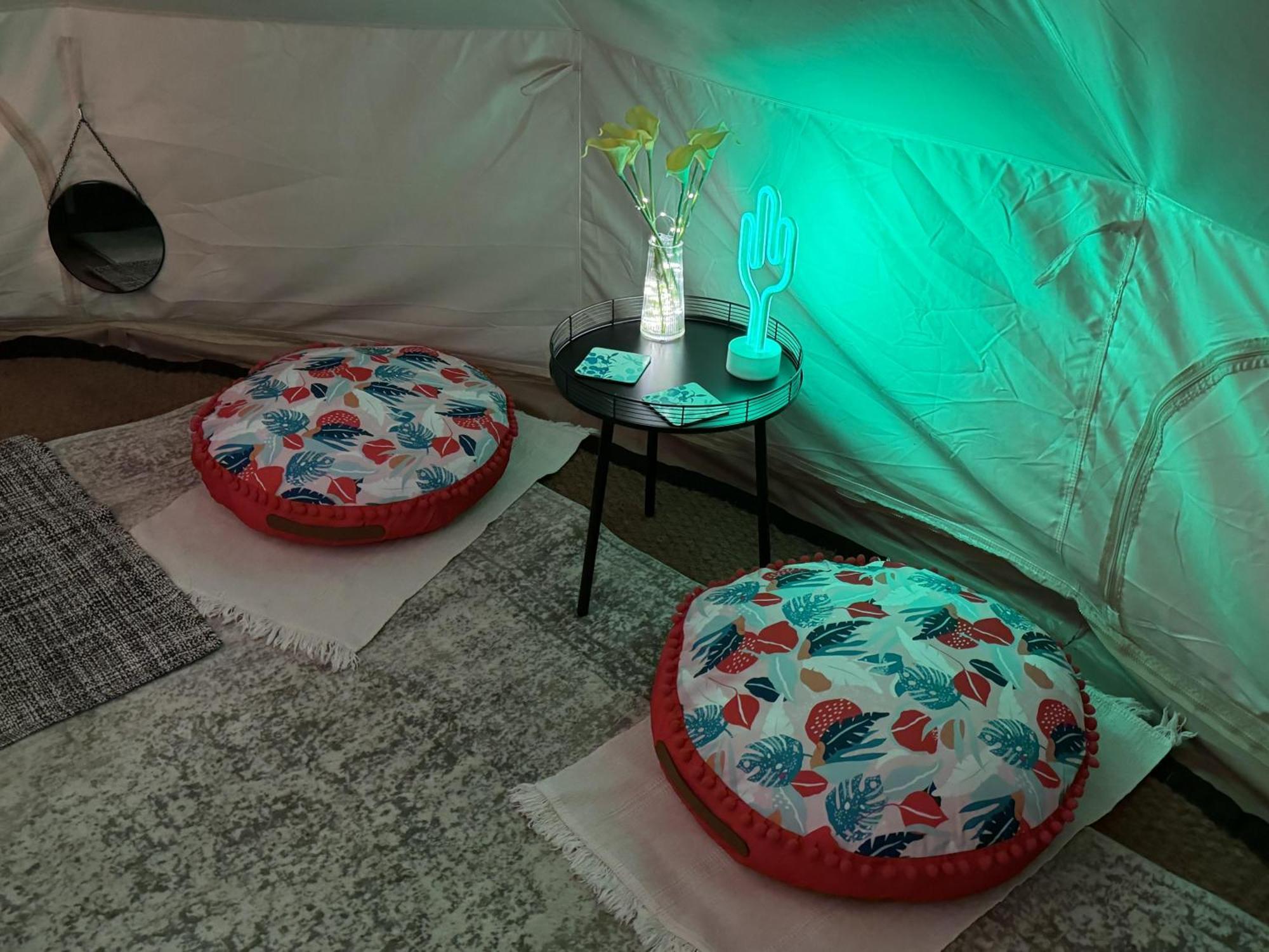 Spacious Bell Tent At Herigerbi Park Lincolnshire Villa Grantham Ngoại thất bức ảnh
